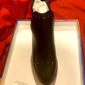 Size 8 half boot shoe new in box